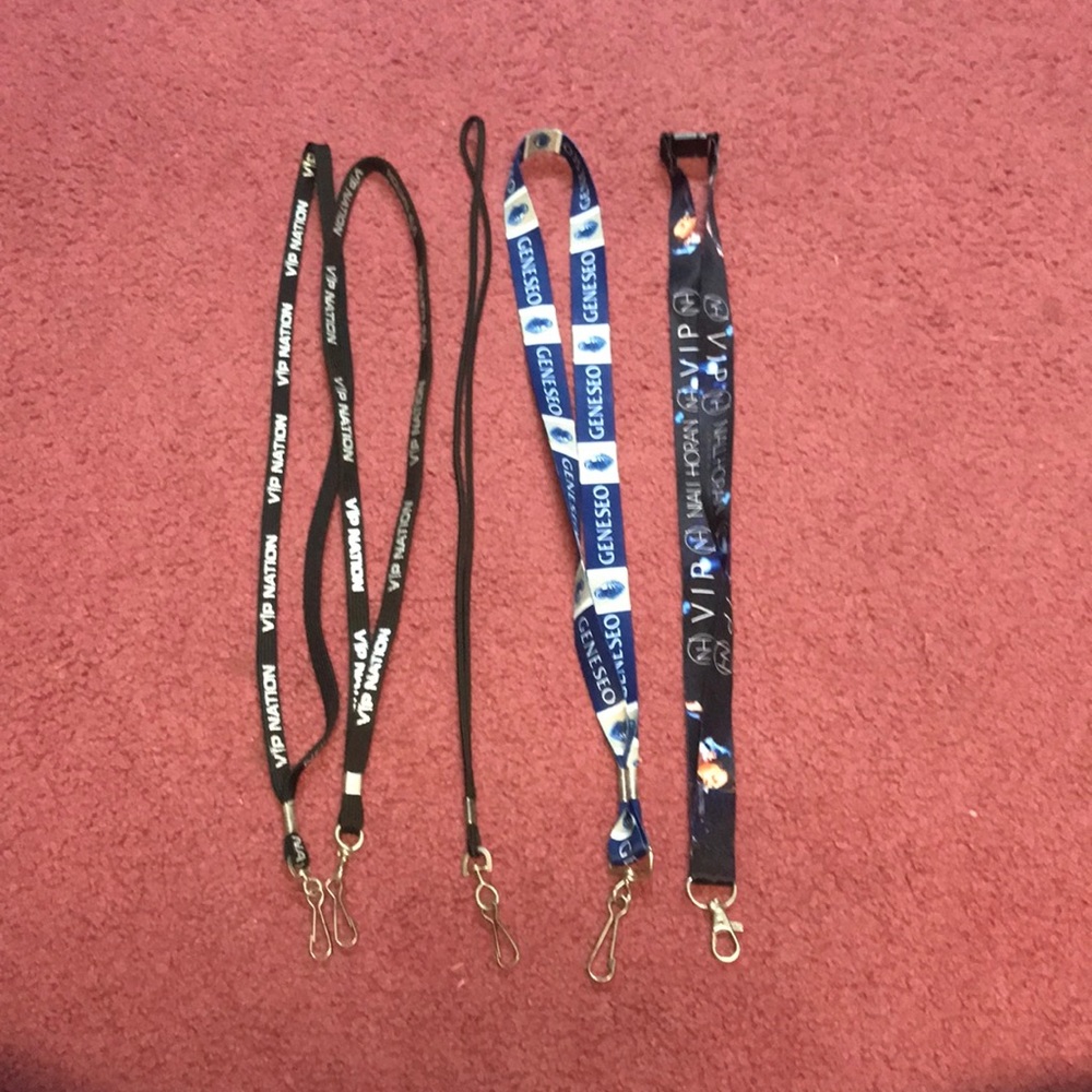 3/$15💠 Lanyard Set